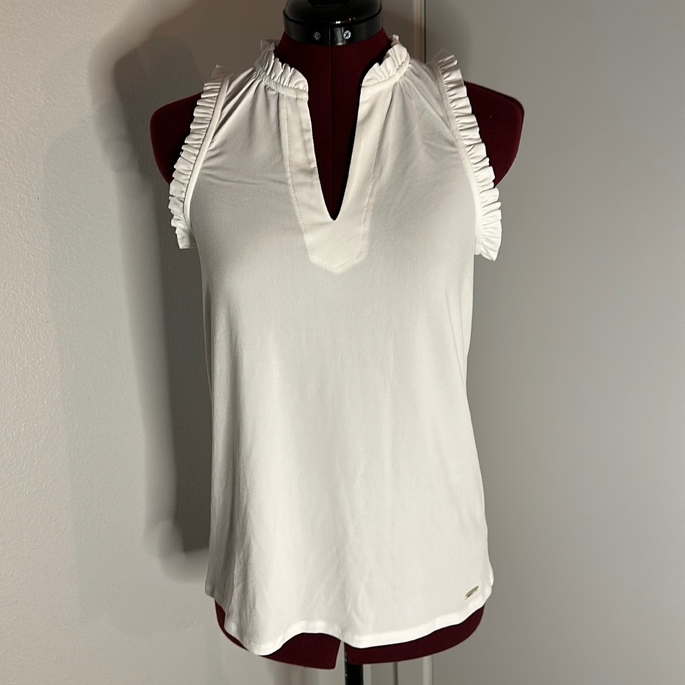 WHITE OFFICE TANK
